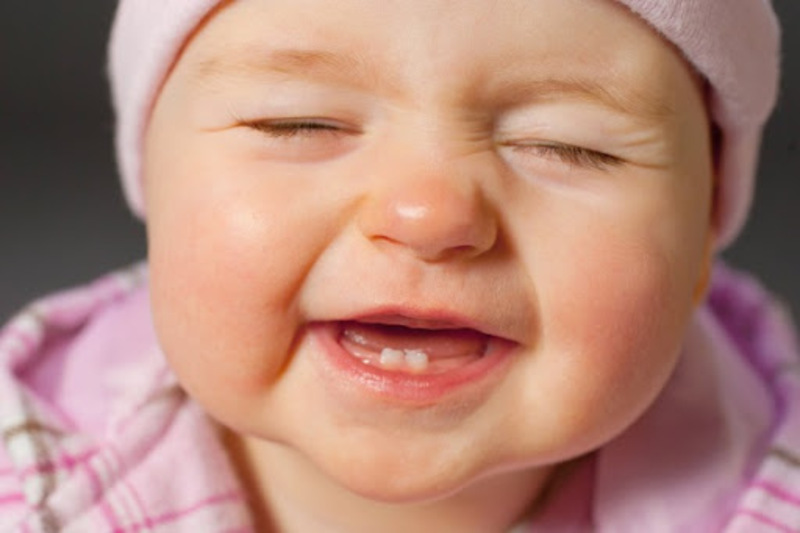 Hàm răng sữa sẽ được hoàn thiện khi bé khoảng 2 - 3 tuổi 