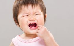 Trẻ chậm mọc răng nên bổ sung gì