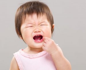 Trẻ chậm mọc răng nên bổ sung gì